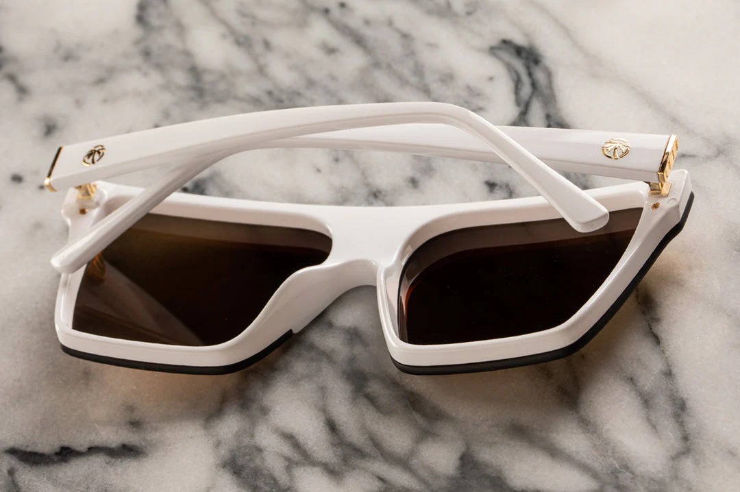 CLARITY SUNGLASSES: White Frame x Black - Image 3